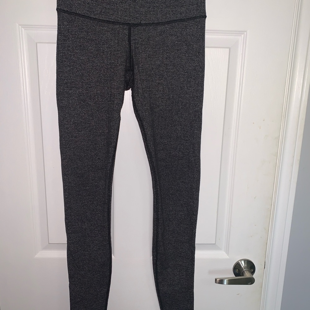 Lululemon Gray Herringbone Pattern Leggings Sz 6